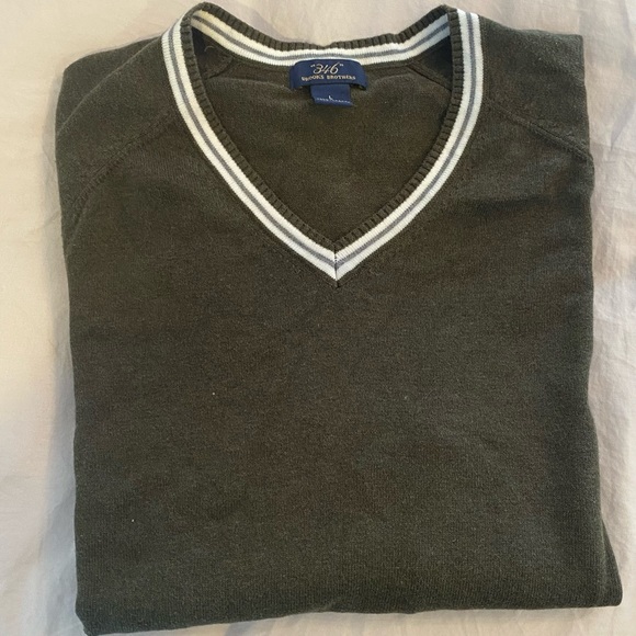 Brooks Brothers - Green V-Neck Sweater (L) - Picture 2 of 4